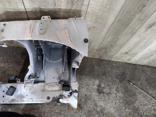 19-23 OEM BMW G05 X5 Front Left Driver Side Apron CUT Supporting Strut White