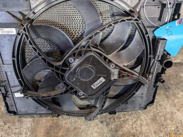 OEM BMW F30 F32 F33 F36 Cooling Radiator Condensor Fan Shroud SET B46 B48 B58