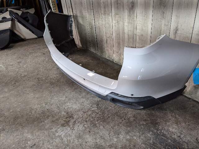 *NOTE* 14-18 OEM BMW F15 X5 Rear Bumper Cover Panel Assembly White 300