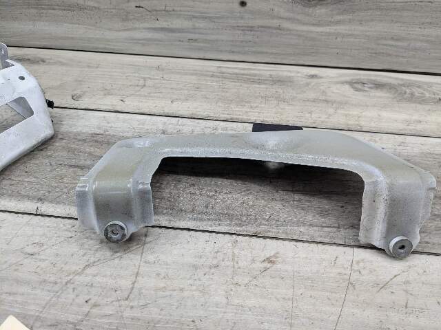 19-23 OEM BMW G05 X5 Front Right Passenger Side Fender Holder Bracket SET