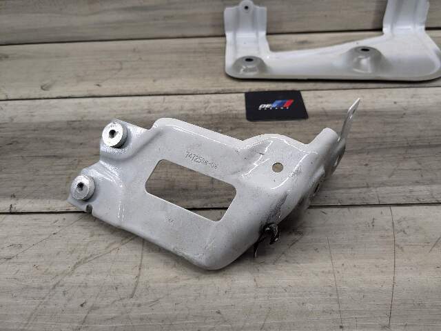 19-23 OEM BMW G05 X5 Front Right Passenger Side Fender Holder Bracket SET