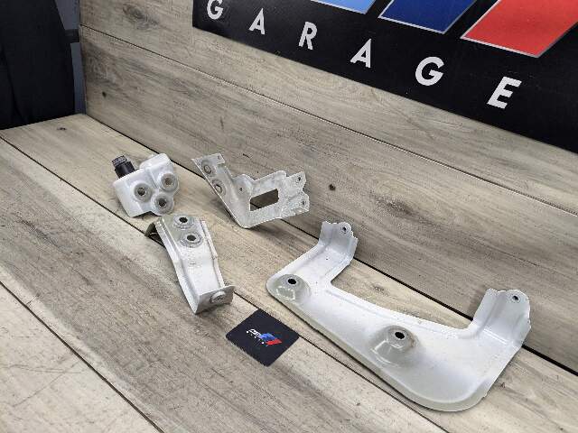 19-23 OEM BMW G05 X5 Front Right Passenger Side Fender Holder Bracket SET