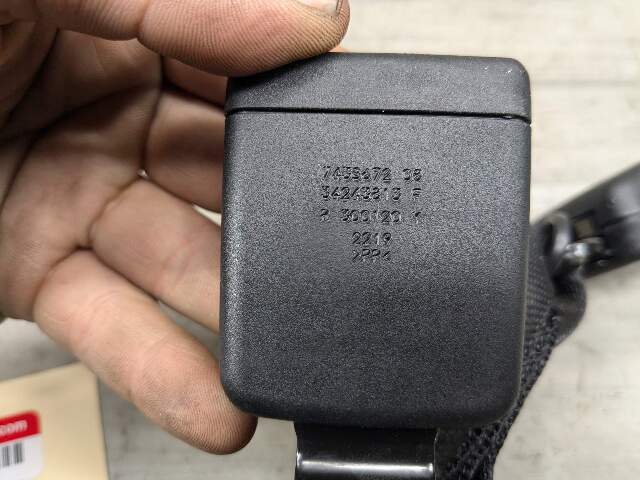 19-25 OEM BMW F95 F96 G05 G06 X5 X6 REAR Center Middle 2nd Row Seat Belt Buckle