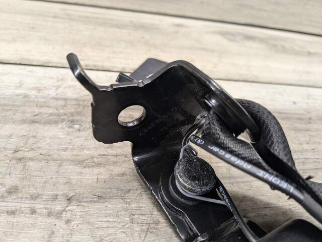 19-25 OEM BMW F95 F96 G05 G06 X5 X6 REAR Center Middle 2nd Row Seat Belt Buckle