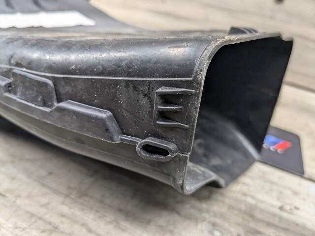 19-23 OEM BMW G05 G06 X5 X6 Right Passenger Side Bumper Brake Air Duct Tube