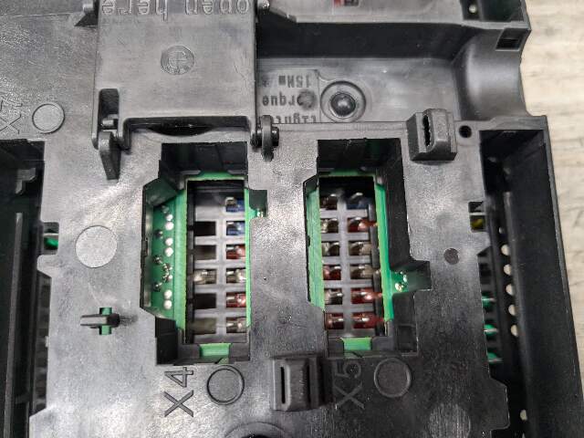 OEM BMW G05 G07 X5 X7 Rear Battery Power Distribution Fuse Relay Junction Box