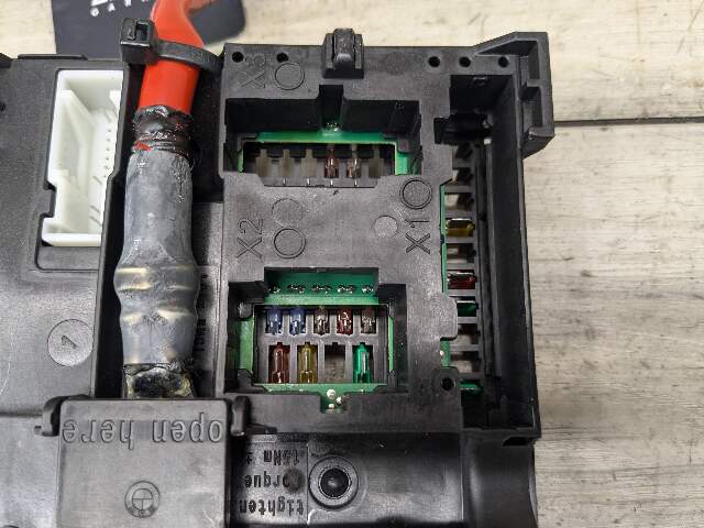 OEM BMW G05 G07 X5 X7 Rear Battery Power Distribution Fuse Relay Junction Box