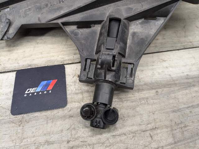 09-15 OEM BMW F01 F02 750 Front Right Headlight Support Mount Mounting Bracket