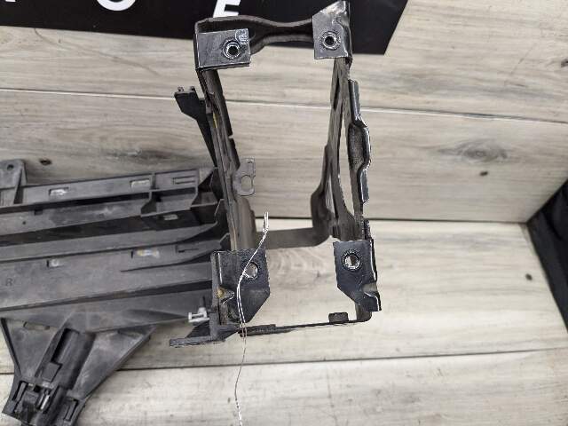 09-15 OEM BMW F01 F02 750 Front Right Headlight Support Mount Mounting Bracket