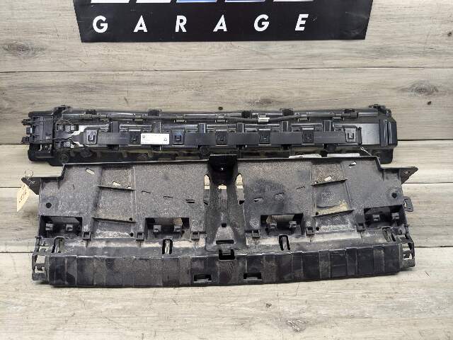 19-25 BMW G05 X5 REAR Bumper Middle Center Guide Mount Support Bracket PAIR