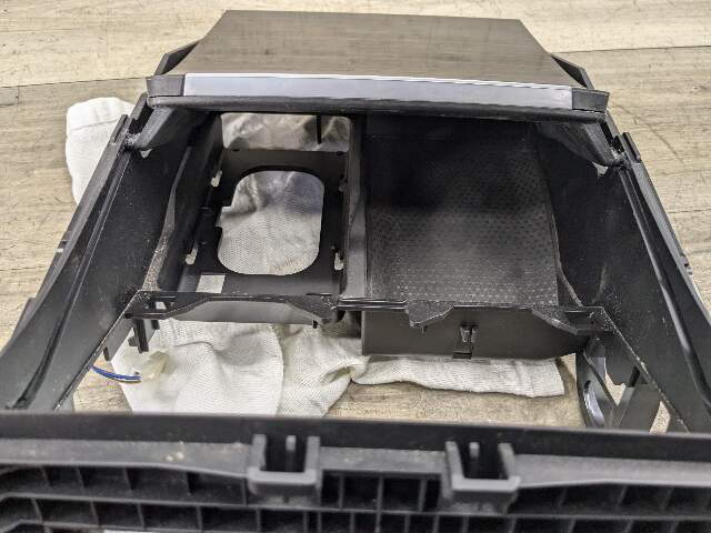 19-24 OEM BMW G05 G06 G07 X5 X6 X7 Center Console Storage Compartment Assembly