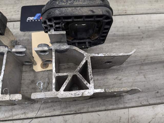 OEM BMW F95 F96 G05 G06 G07 G09 X5 X7 Left Right Bumper Impact Mount Bracket SET