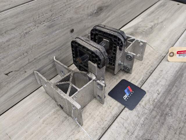 OEM BMW F95 F96 G05 G06 G07 G09 X5 X7 Left Right Bumper Impact Mount Bracket SET