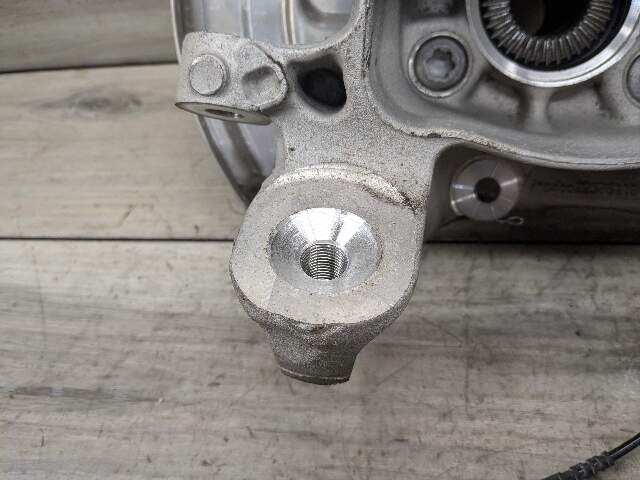 OEM BMW G05 G06 G07 X5 X6 X7 Rear Right Passenger Hub Spindle Knuckle Bearing