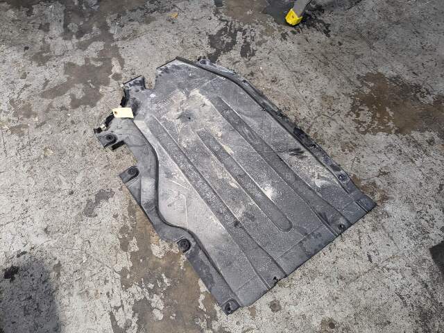 19-23 OEM BMW G05 G06 X5 X6 Right Passsenger Underbody Floor Body Splash Guard