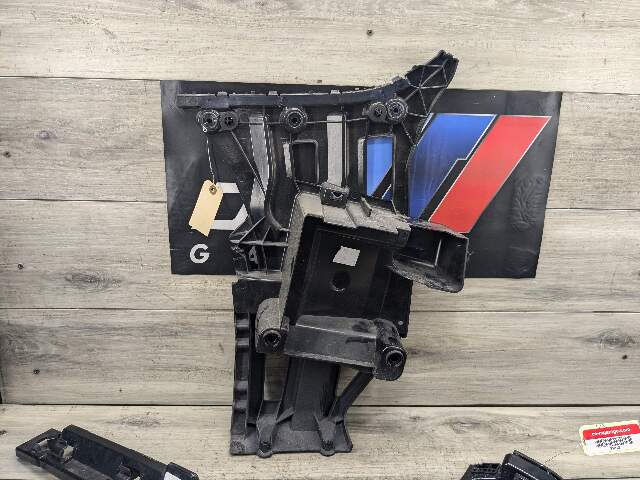 16-22 OEM BMW F48 X1 Rear Bumper Right Passenger Side Bracket Mount Support PAIR