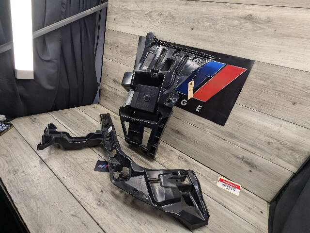 16-22 OEM BMW F48 X1 Rear Bumper Right Passenger Side Bracket Mount Support PAIR
