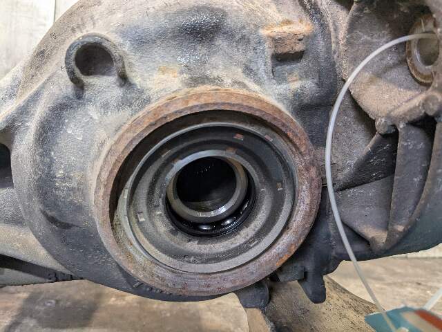 07-13 OEM BMW E70 E72 X5 X6 Rear Differential Axle Carrier 3.64 DIESEL