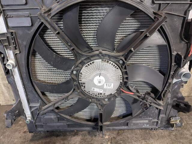 14-19 OEM BMW F15 F16 X5 X6 Radiator Condenser Fan Shroud Assembly 850W N63 76k