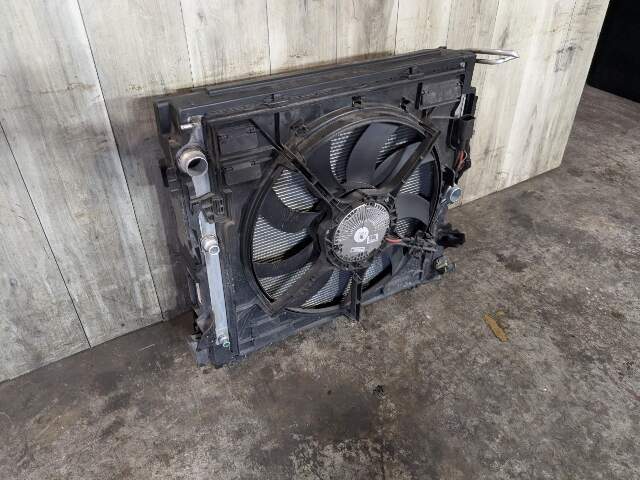 14-19 OEM BMW F15 F16 X5 X6 Radiator Condenser Fan Shroud Assembly 850W N63 76k