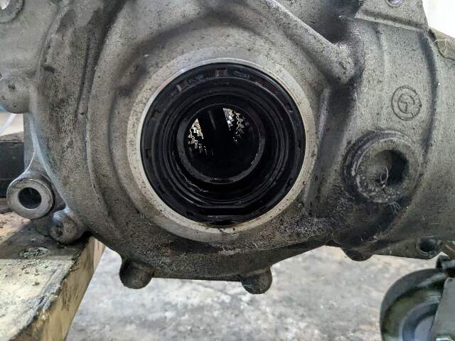 09-12 OEM BMW F01 F02 750 B7 N63 AWD Front Differential Axle Carrier 3.46