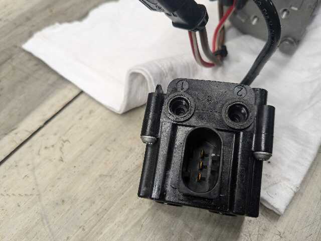 14-19 OEM BMW F15 F16 F85 F86 X5 X6 Air Suspension Compressor Pump Unit Assembly