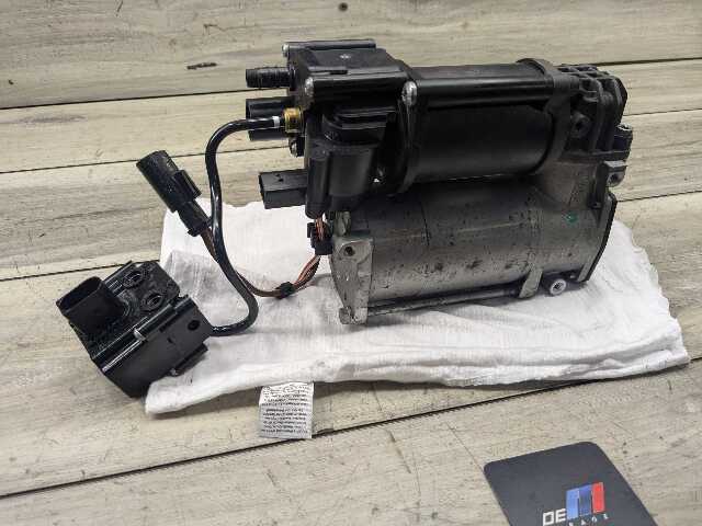 14-19 OEM BMW F15 F16 F85 F86 X5 X6 Air Suspension Compressor Pump Unit Assembly