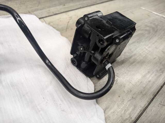 14-19 OEM BMW F15 F16 F85 F86 X5 X6 Air Suspension Compressor Pump Unit Assembly