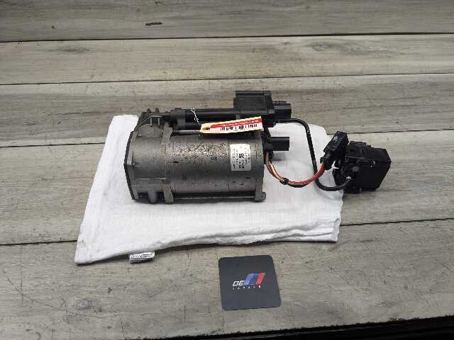 14-19 OEM BMW F15 F16 F85 F86 X5 X6 Air Suspension Compressor Pump Unit Assembly