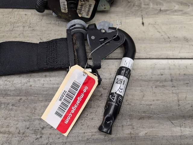 OEM BMW F15 F16 F85 F86 X5 X6 Front Right Passenger Seat Belt Retractor Black