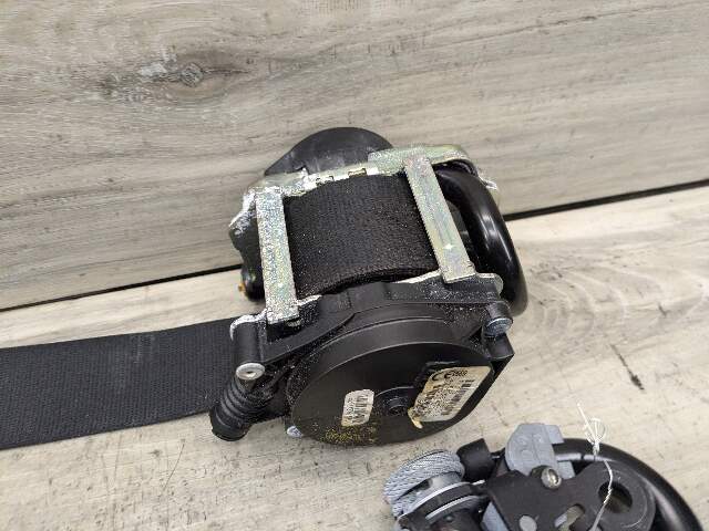 OEM BMW F15 F16 F85 F86 X5 X6 Front Right Passenger Seat Belt Retractor Black