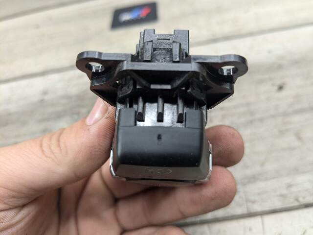 14-19 OEM BMW F15 F85 F86 X5 X5M X6 X6M Auto Start Stop Ignition Button Switch