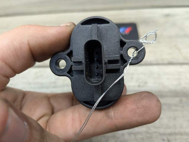10-19 *AFT* BMW F07 F10 F13 F02 F15 F86 MAF Mass Air Flow Sensor Meter Engine