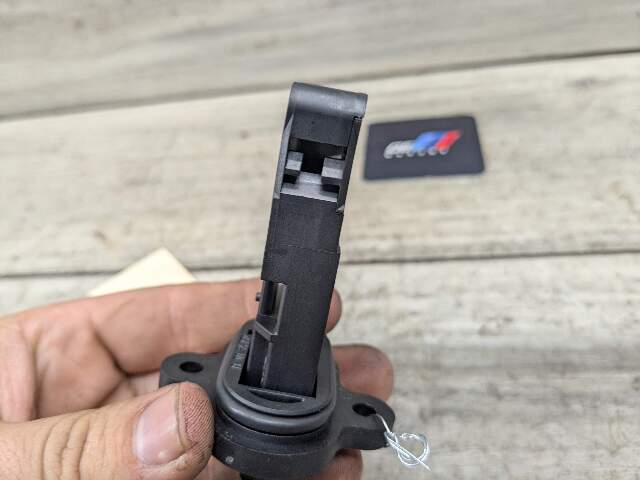 10-19 *AFT* BMW F07 F10 F13 F02 F15 F86 MAF Mass Air Flow Sensor Meter Engine