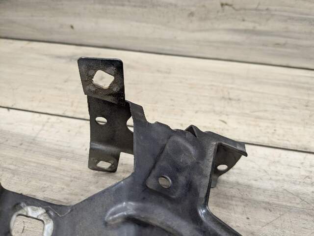 16-19 OEM BMW G11 G12 740 750 Front Left Driver Side Fender Holder Bracket SET