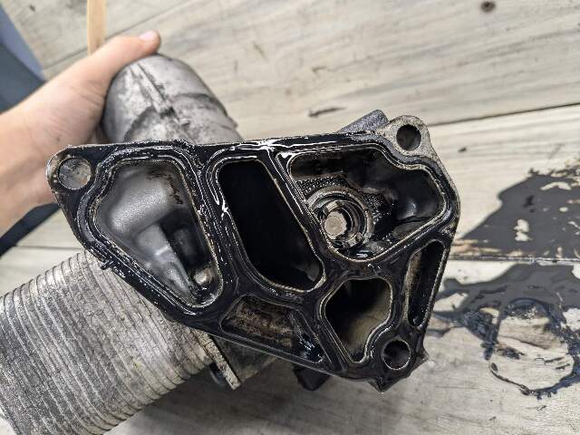 09-11 OEM BMW E90 335d M57 3.0 Diesel Engine Motor Oil Filter Cooler Housing