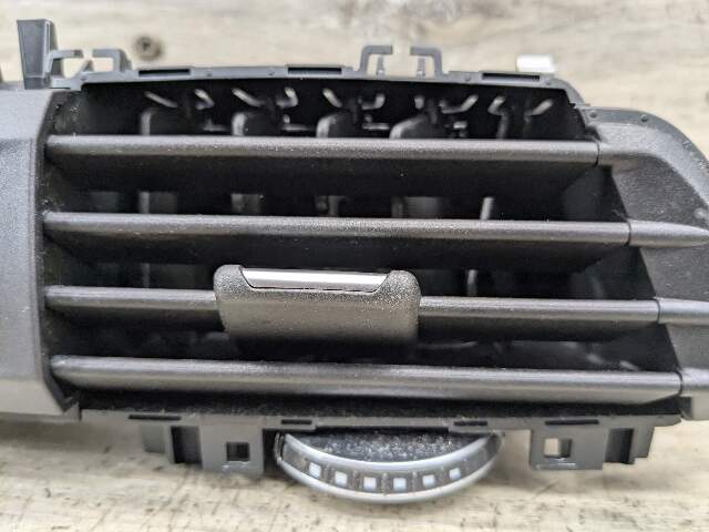 18-24 OEM BMW G01 G02 F97 F98 X3 X4 X3M Center AC Air Vent Dash Dashboard Grille