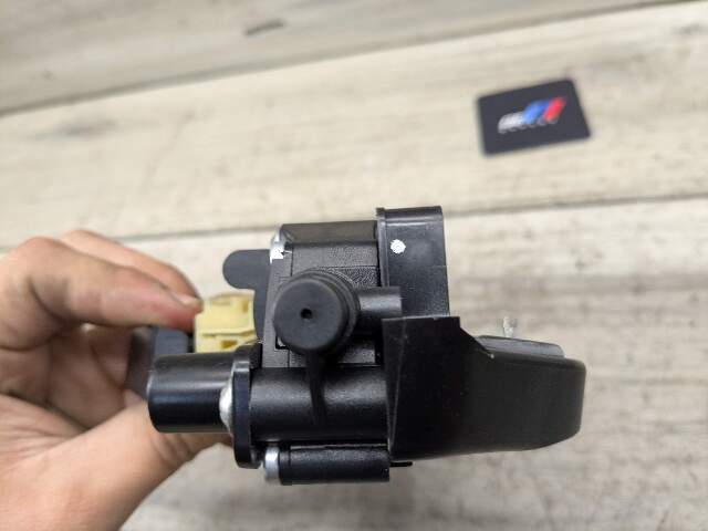 09-12 OEM BMW F01 F02 740 750 B7 Rear Left Driver Side Sun Shade Blind Motor