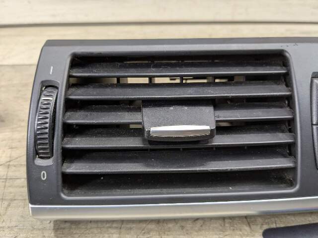 07-14 OEM BMW E70 E71 X5 X6 X5M X6M Dash Center AC Air Vent Grille Hazard Black