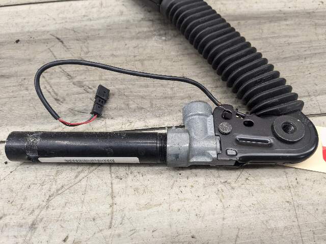 OEM BMW F01 F02 F10 PRE LCI Front Right Passenger Seatbelt Seat Belt Buckle