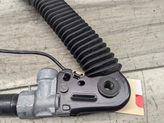 OEM BMW F01 F02 F10 PRE LCI Front Right Passenger Seatbelt Seat Belt Buckle
