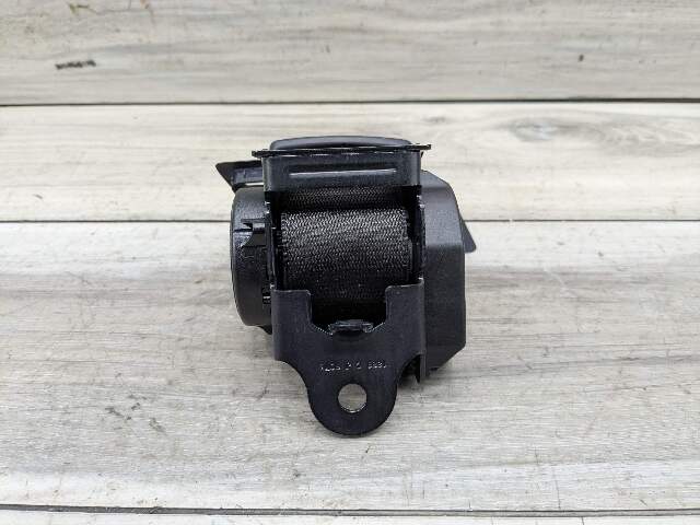 OEM BMW F90 M5 G30 530 540 Rear Center Middle Upper Seatbelt Seat Belt Retractor