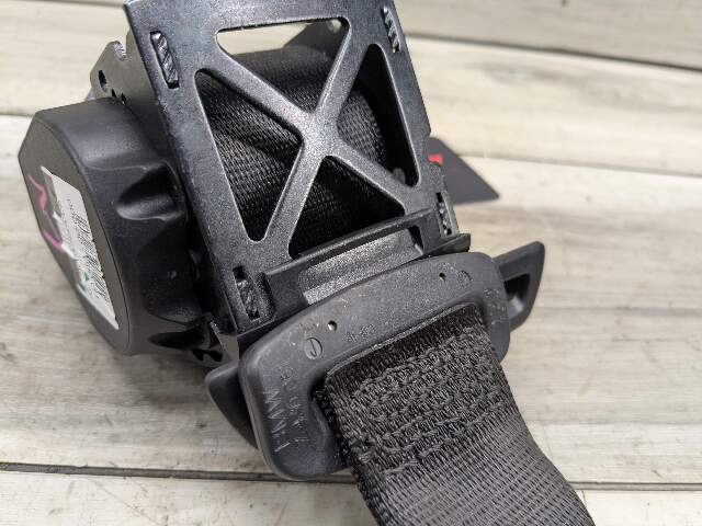 OEM BMW F90 M5 G30 530 540 Rear Center Middle Upper Seatbelt Seat Belt Retractor