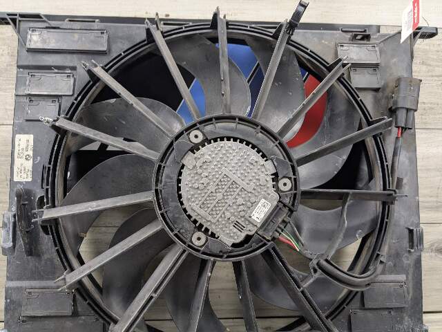 16-20 OEM BMW G12 740 G30 530 540 Engine B46 B58 Radiator Cooling Fan Motor 600W