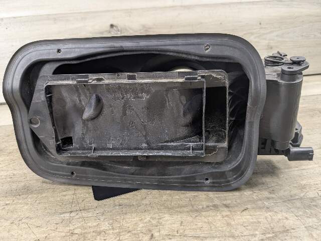 14-20 OEM BMW F22 228 230 Gas Fuel Tank Filler Door Flap Cap Lid Cover Assembly