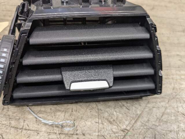 12-20 OEM BMW F30 F32 F33 F80 F82 M4 335 Passenger Air AC Vent Dash Grille