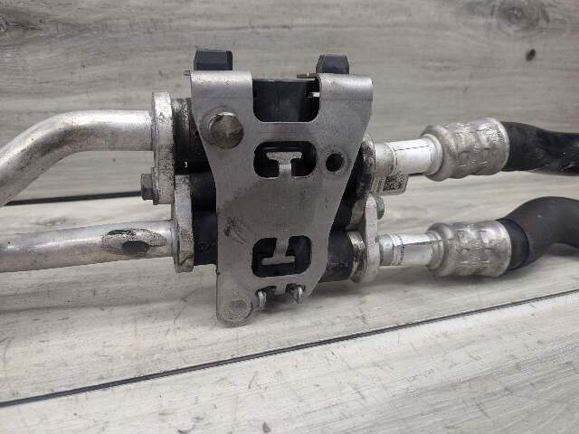 16-19 OEM BMW F90 G12 750 G30 M550 AT Transmission Oil Cooler Line Return Flow