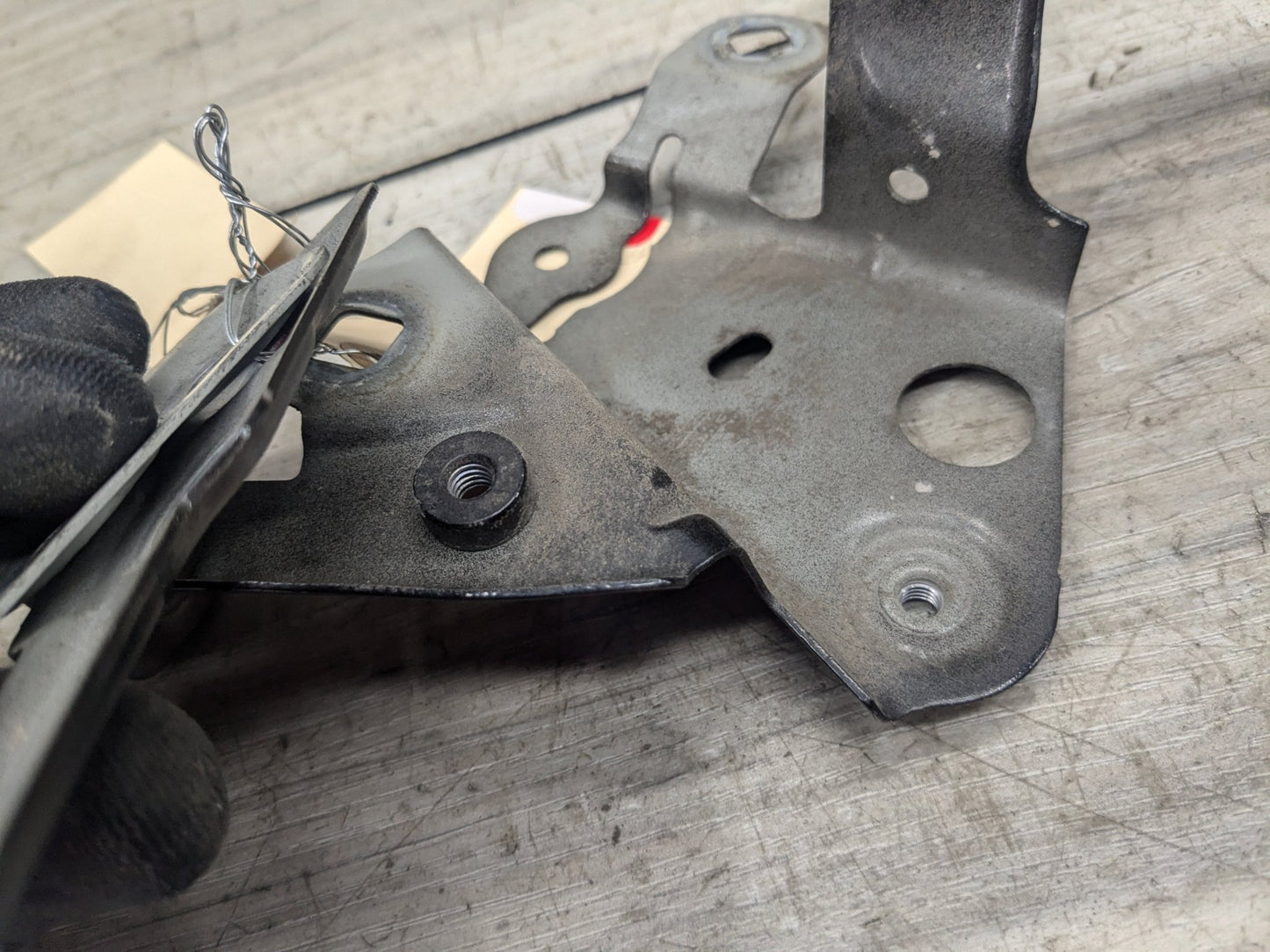 17-23 OEM BMW F90 G30 530 540 M550 M5 Front Right Passenger Fender Bracket SET