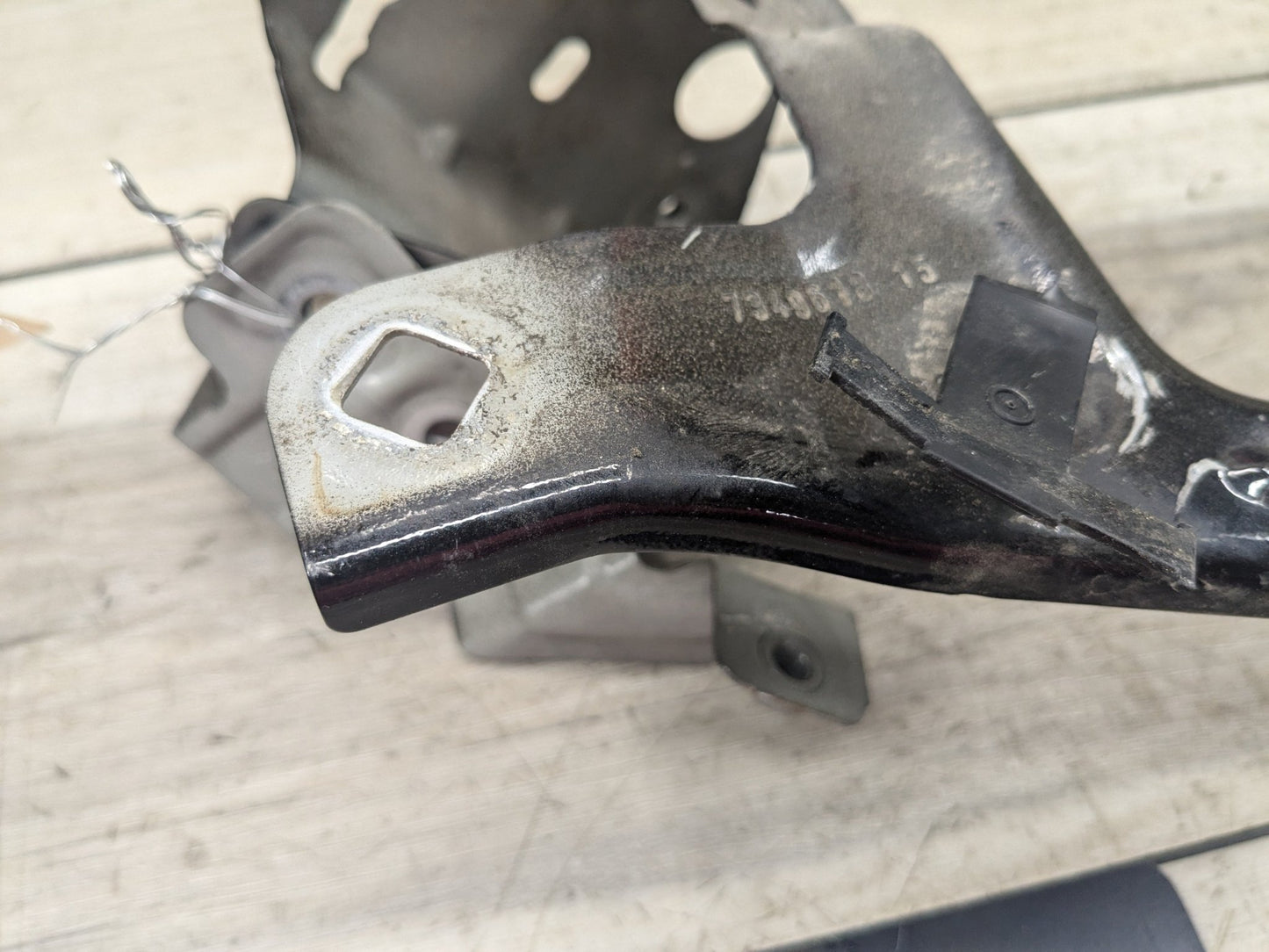 17-23 OEM BMW F90 G30 530 540 M550 M5 Front Right Passenger Fender Bracket SET