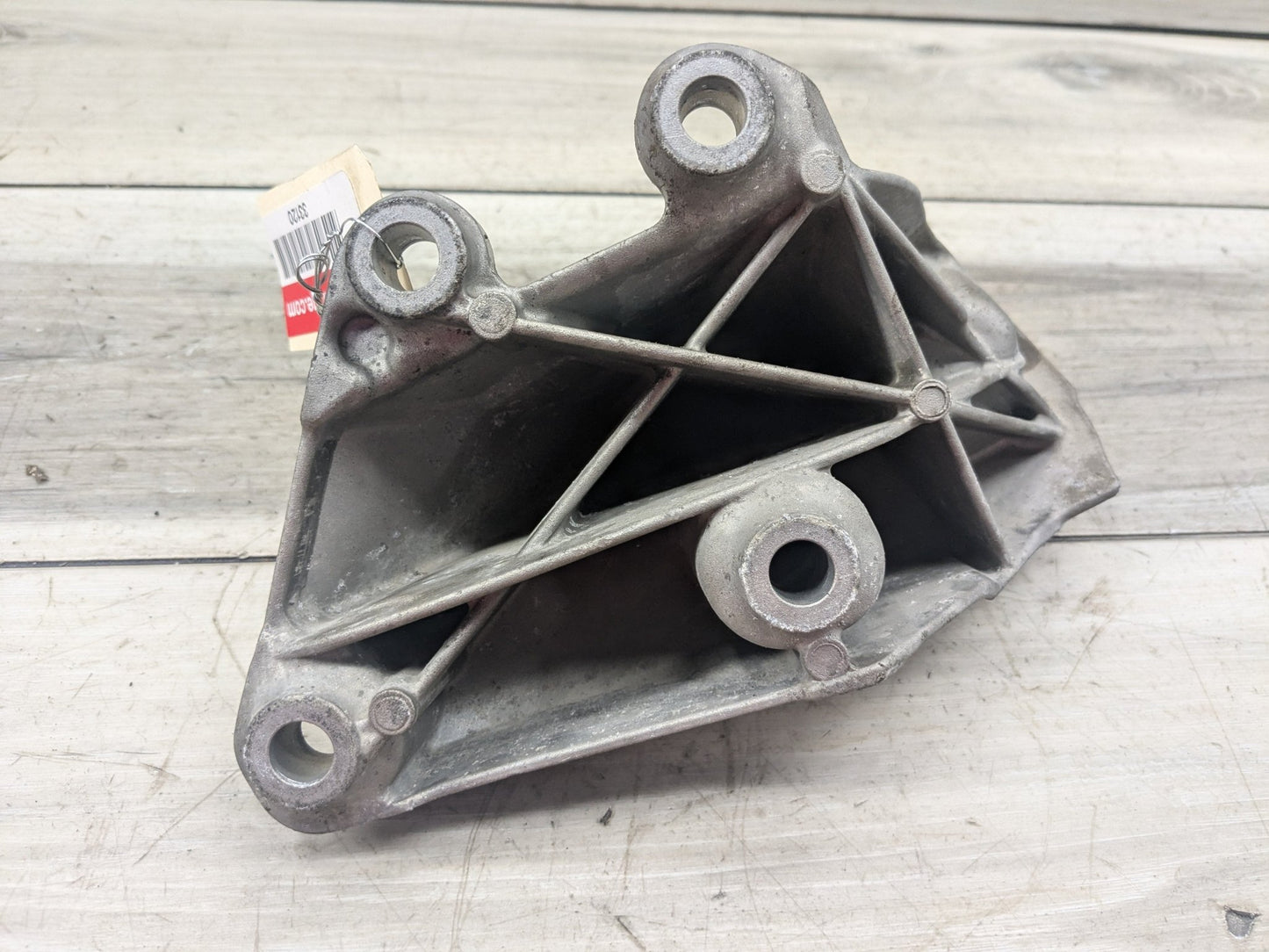 16-22 OEM BMW G12 G30 M550 750 AWD Right Side Engine N63 Motor Mount Bracket